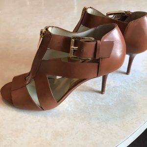 Michael Kors tan leather sandals